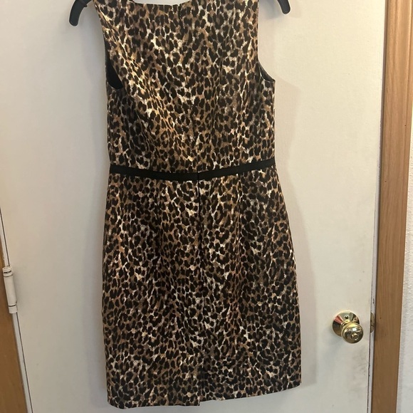 Loft ANN TAYLOR
Black Brown Cream
Leopard Cheetah
Animal Print Sheath
Dress sz 2 - Picture 3 of 8